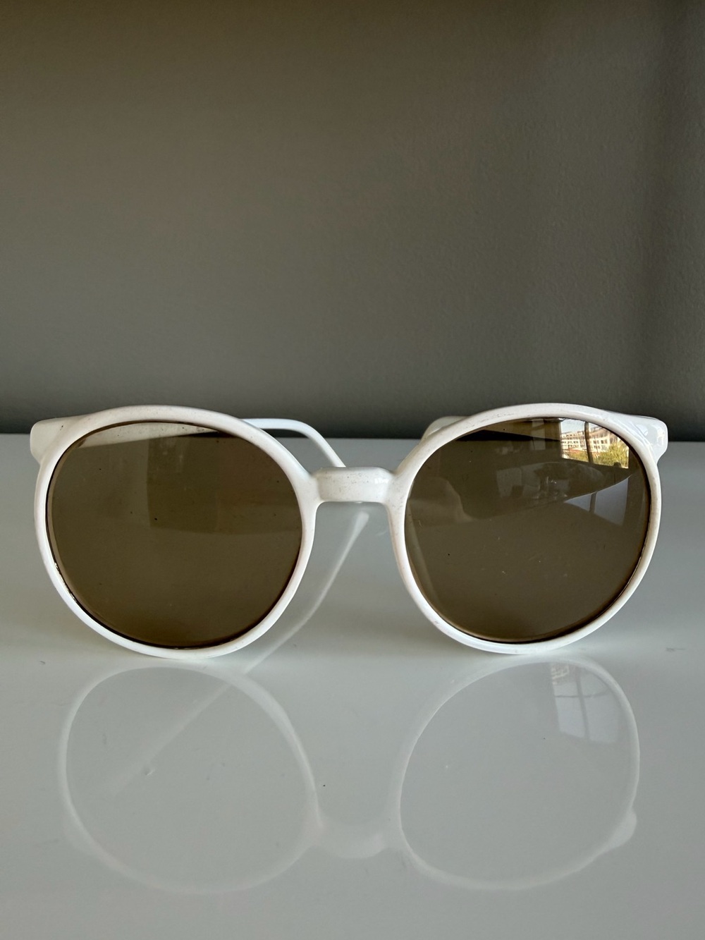 Vintage 70s White Round Frame Sunglasses with Brown Lenses